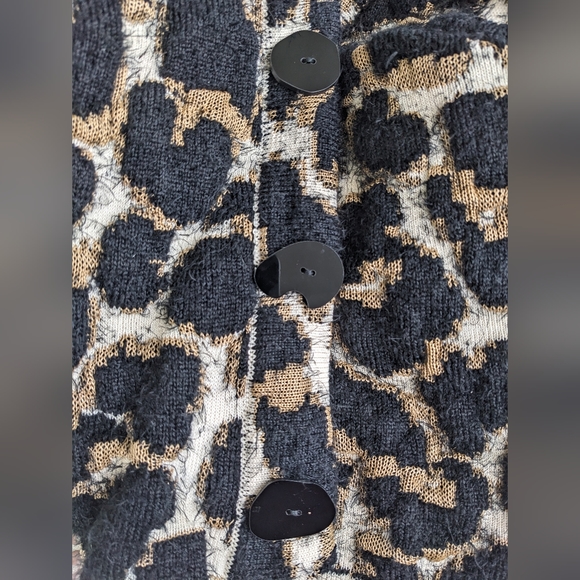 LE LIS BLANC  Chunky Animal Print Cardigan Sweater Coat Size Large - Picture 12 of 16